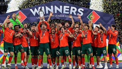 欧国联-C罗破门救主+伤退 葡萄牙7-5逆转西班牙夺冠