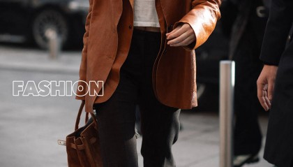 宋佳在机场太撩人、赵今麦飒度加倍、当红博主被抓拍，她们凹造型都少不了它？