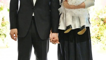 李亚鹏老婆回应“李亚鹏为何不拍戏还债”，称自己不追求豪门阔太的生活