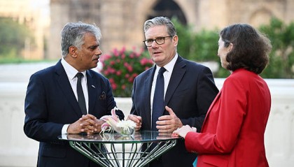 英首相撇清：没想讨好中国，要怪就怪前任