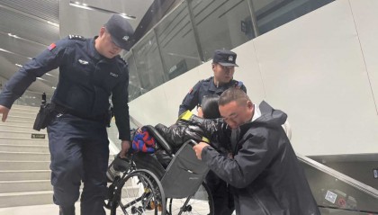 暖心护航，为爱“续航”——助力坐轮椅观众平安离场