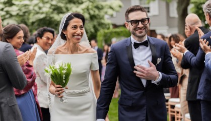 索罗斯之子与希拉里贴身幕僚结婚，94岁索罗斯提前一天举办祝福仪式