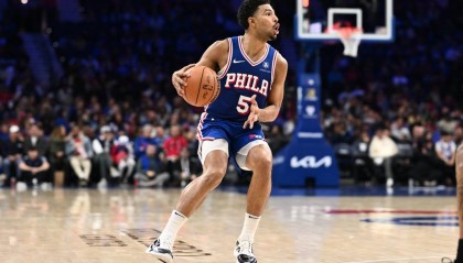 格莱姆斯1年870万资质报价重返76人 新季有交易否决权