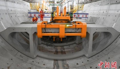 浙江宁波：世界最长海底高铁隧道进入海域段盾构施工