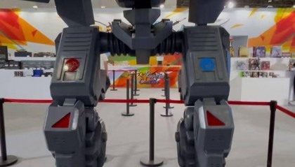 弹出福建舰，变身“机器人”！歼-35战机机甲重磅亮相