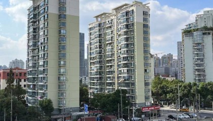 最高补偿超2000万元！上海市区两幢16层住宅拆迁，机构预测“各地新增城中村和危旧房改造并实行货币化补贴将带动住宅销售”