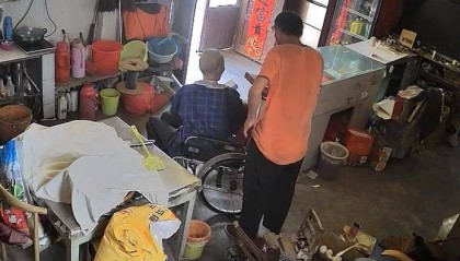 猖狂！江苏徐州近九旬大爷独自守店，男子进来当面盗窃，警方回应