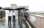 端午节当天，河南省委书记冒雨赴信阳出山店水库察看运行情况