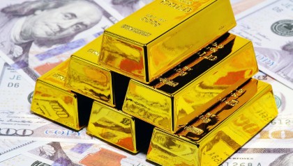 黄金暴跌，是“倒车接人”还是“顶部崩塌”？