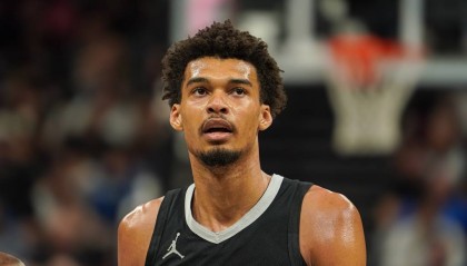 右肩深静脉血栓痊愈!文班亚马：我又能打篮球了