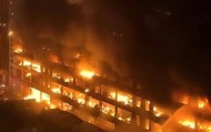 河南郑州一商场突燃大火，4层建筑火光冲天，官方通报：火势已控制，未接到人员伤亡信息