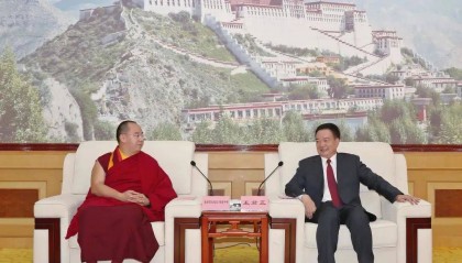 西藏自治区党委书记王君正会见班禅额尔德尼·确吉杰布