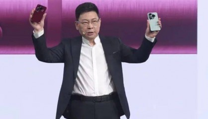 10年12490亿研发，华为祭出史上最贵手机镜头，余承东：Pura80“拉爆友商”！
