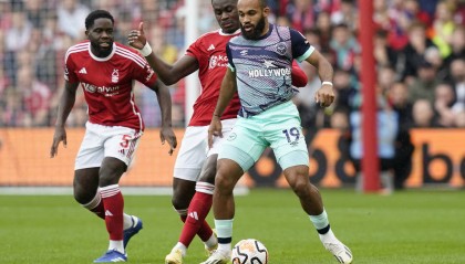 曼联三名球员助力卡洛斯·巴莱巴转会，1亿英镑真相浮出水面