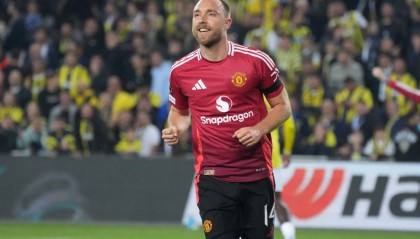 欧联-埃里克森破门穆里尼奥染红 曼联客场1-1费内巴切