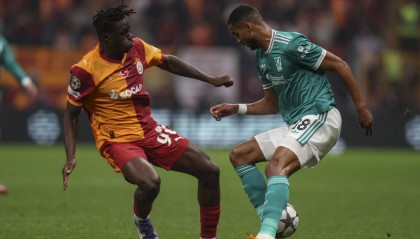 欧冠-奥斯梅恩点杀 利物浦两主力伤退0-1加拉塔萨雷各赛事2连败