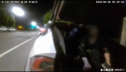 太奇葩！上海一男子凌晨被关汽车后备箱，全身湿透大口喘气，民警到场哭笑不得