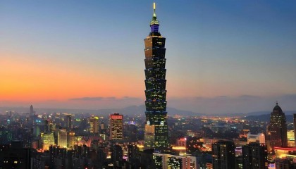 解放军台海大动作，58架战机压境，美国开始出手，大陆霸气表态