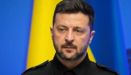 泽连斯基宣布军队重组：辞职指挥官获新职，聚焦前线作战