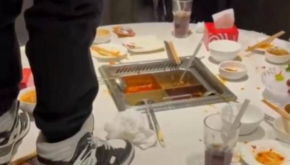 17岁男子往海底捞火锅小便案判决已生效！家长判赔220万