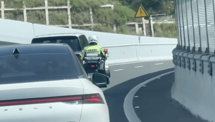 高速上有人吐血不止，意识模糊！深圳交警一举动抢回一条命