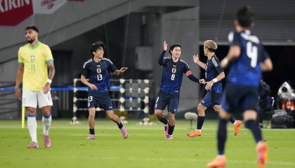 热议日本3-2逆转巴西：隔壁游刃有余 我们连滚带爬