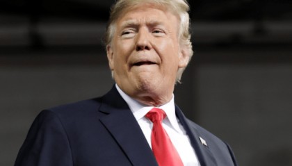 拿到稀土后，欧盟变脸，取消中欧对话，冯德莱恩找特朗普“告状”