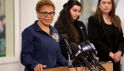 美国大乱，加州州长被解除兵权，50个州或掀起“反特朗普”浪潮？