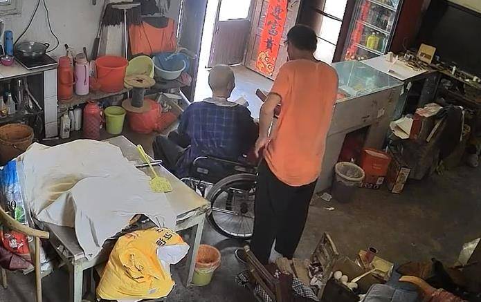 猖狂！江苏徐州近九旬大爷独自守店，男子进来当面盗窃，警方回应