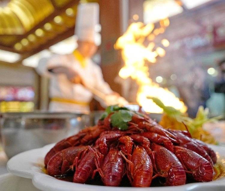 近两年闭店率高达37.2%，夜宵“顶流”小龙虾为何“不香”了