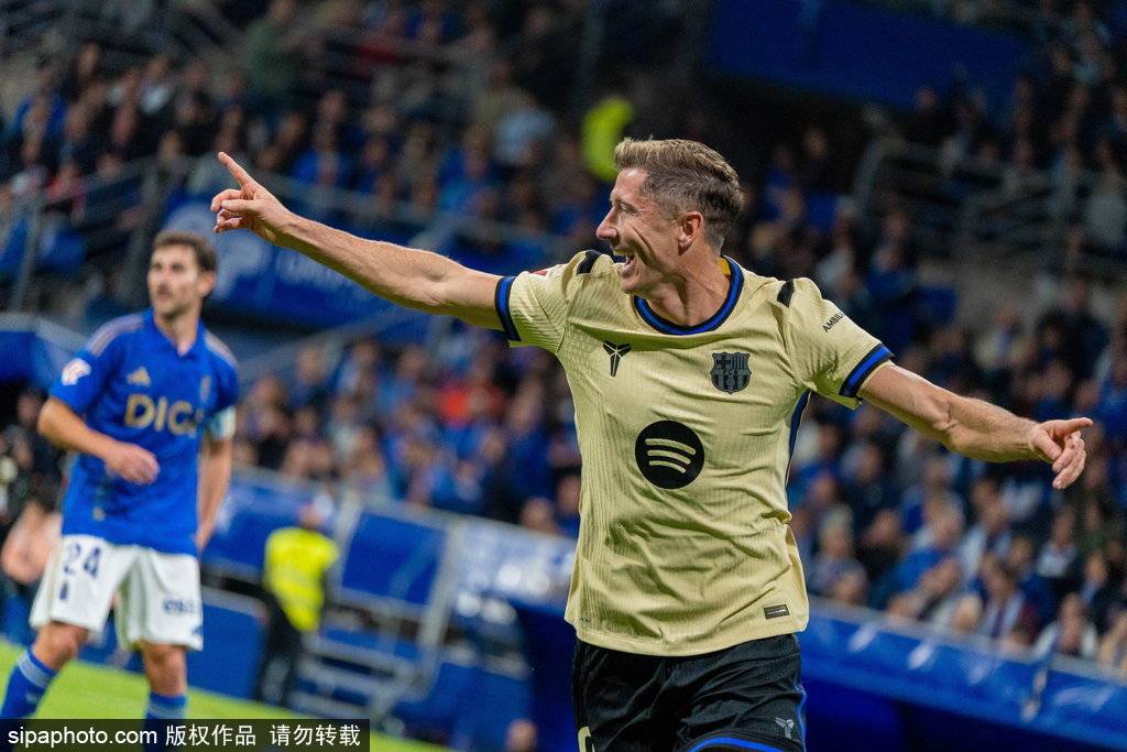 西甲-加西亚失误送礼莱万替补建功 巴萨3-1迎3连胜