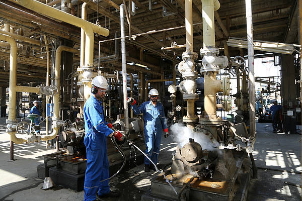 “印度告知美国:不让买俄油,就得让我们买伊朗或委内瑞拉原油”