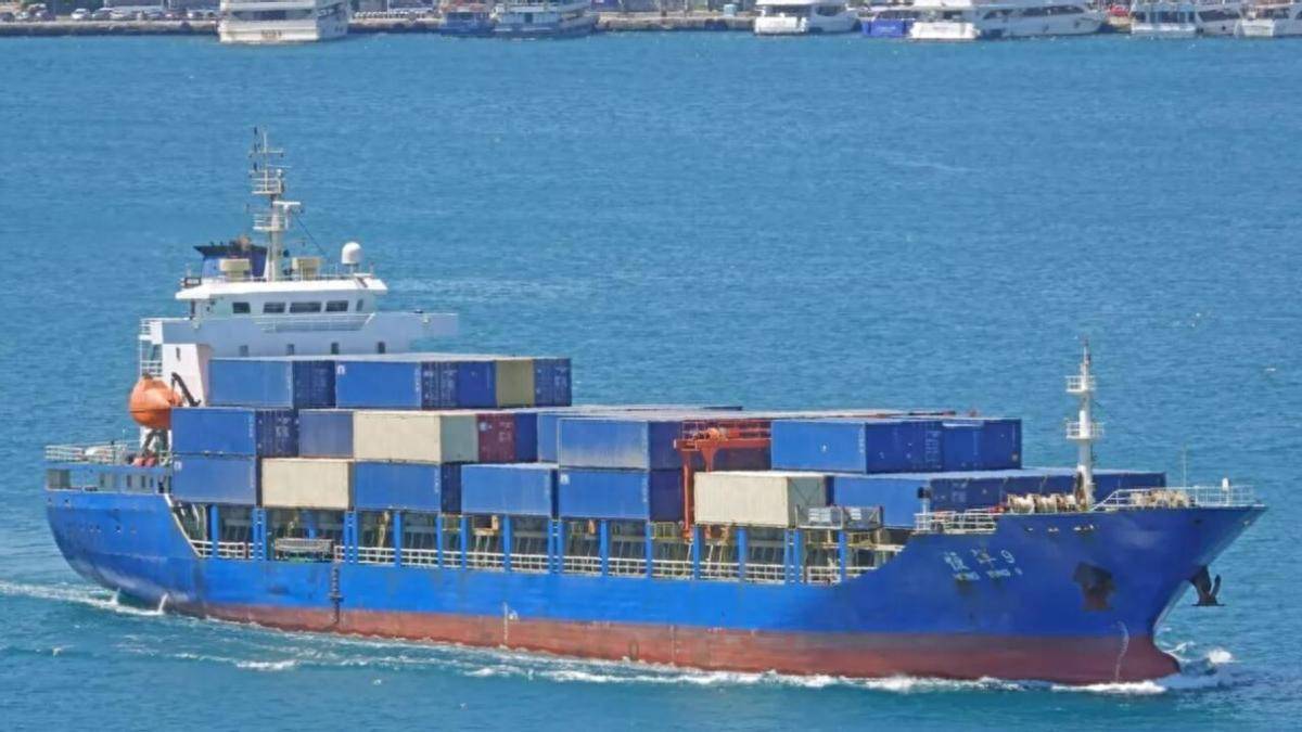 中国货轮停靠克里米亚？引发乌克兰强烈抗议，我国外交部回应非常果断