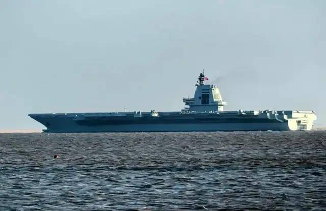 中国“福建”舰最新进度！中国3航母战力或超越2艘美国尼米兹