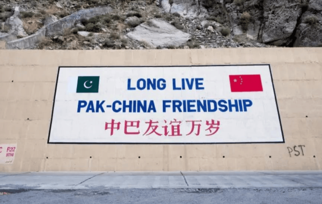 巴基斯坦求中国解决棘手难题，中方提出条件，60亿美元需要巴方自己筹
