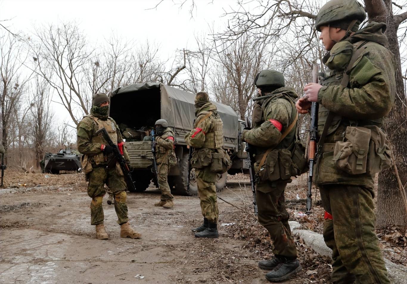 俄罗斯不宣而战，十万俄军齐聚红军城，波兰大使馆遭误炸？误炸还是蓄意挑事