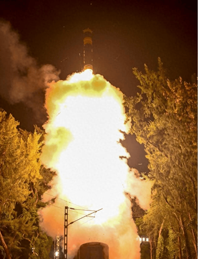 歼35确认上国产航发后,印度的天又塌了:巴铁还不满足想要更好的