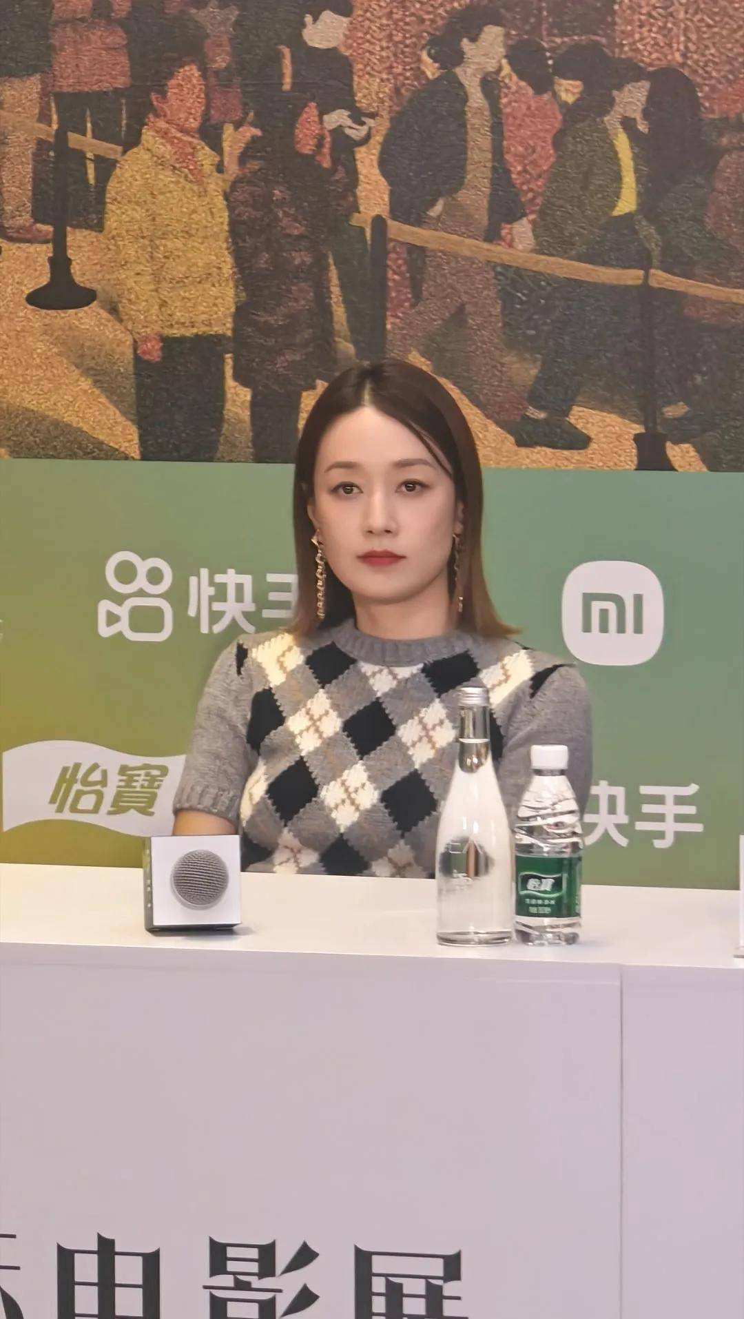 穿豹纹的辛芷蕾宛如行走的奖杯，马伊琍一身绿裙梦回玲子