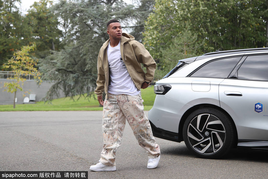 观战台：西法葡力争世预赛四连胜 英格兰赢球提前出线