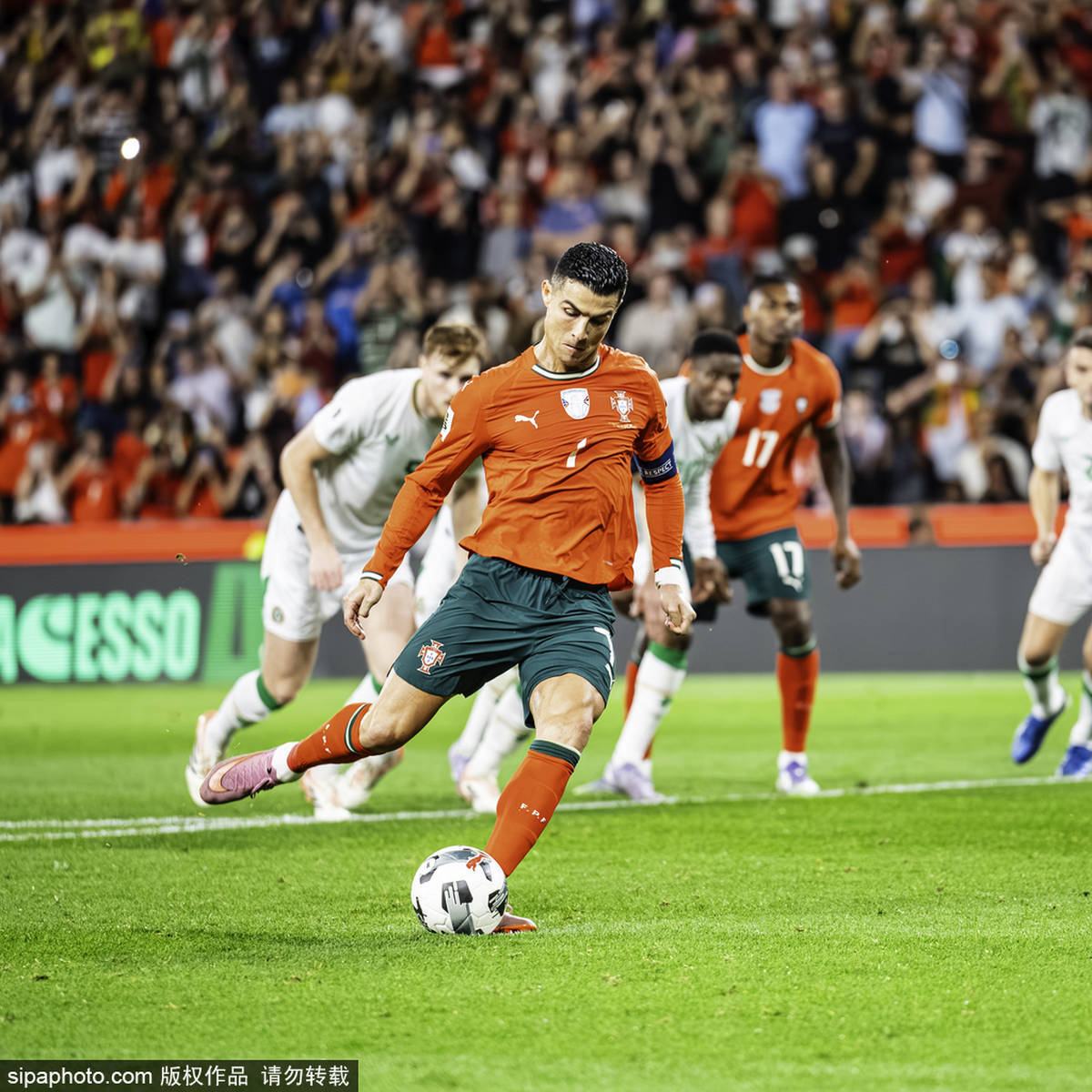 观战台：西法葡力争世预赛四连胜 英格兰赢球提前出线