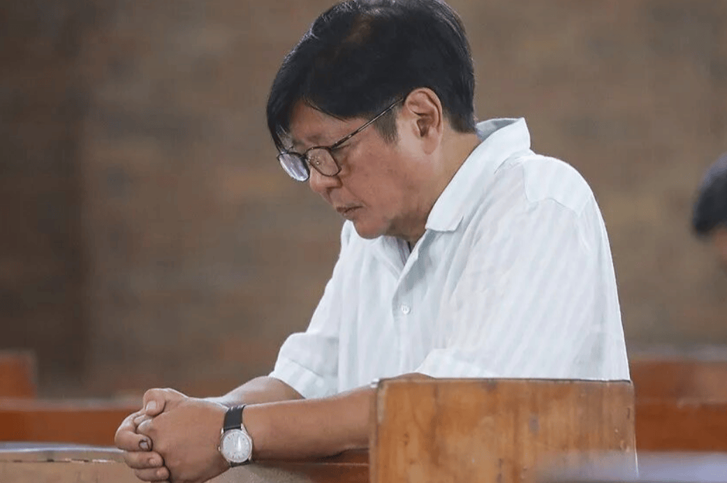 南海爆发激烈对峙，菲方主力舰高速飙船，迎头撞上中国海警艇