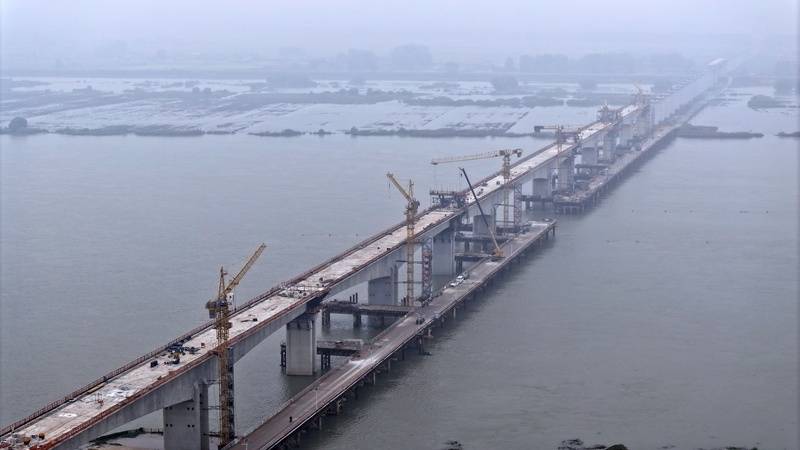 宁淮城际铁路跨淮河入江水道段连续梁全部合龙