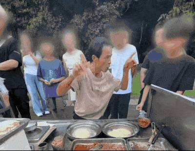 “鸡排哥”将去南京炸鸡排,网友:全国巡炸开始了?