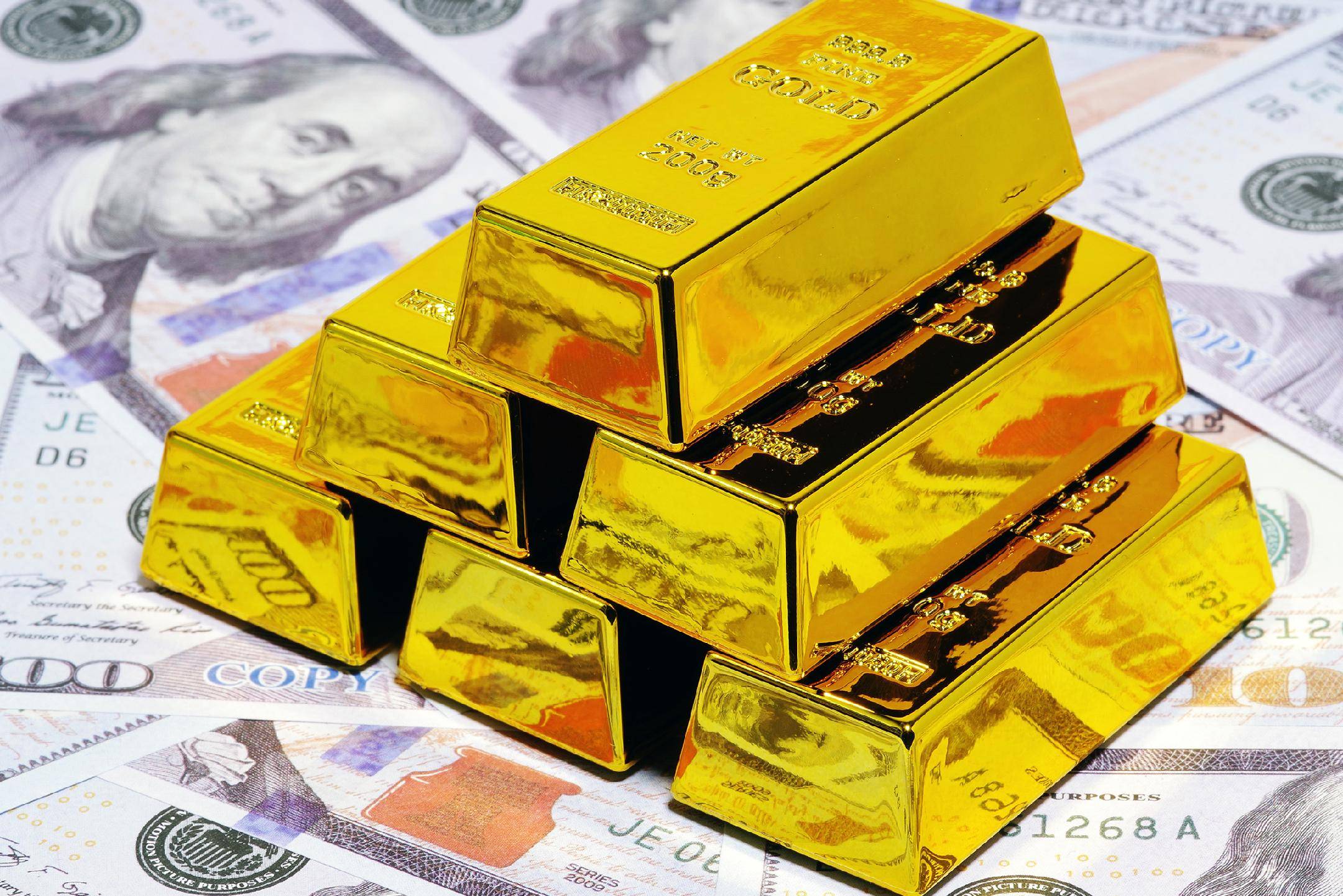 黄金暴跌,是“倒车接人”还是“顶部崩塌”?