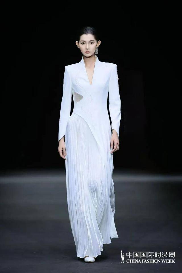 山东日照女孩赵娜获环球小姐中国总冠军