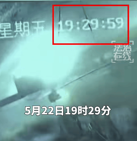 留神峪爆炸瞬间监控公布，井口现冲击波，受伤矿工称“把我们全部扑倒 ”