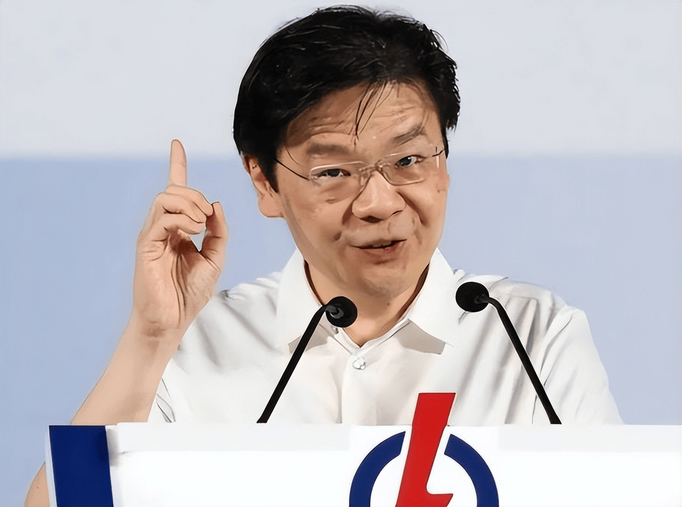 九段线不认了，钓鱼岛也叫日本名了，新加坡到底在打什么算盘？